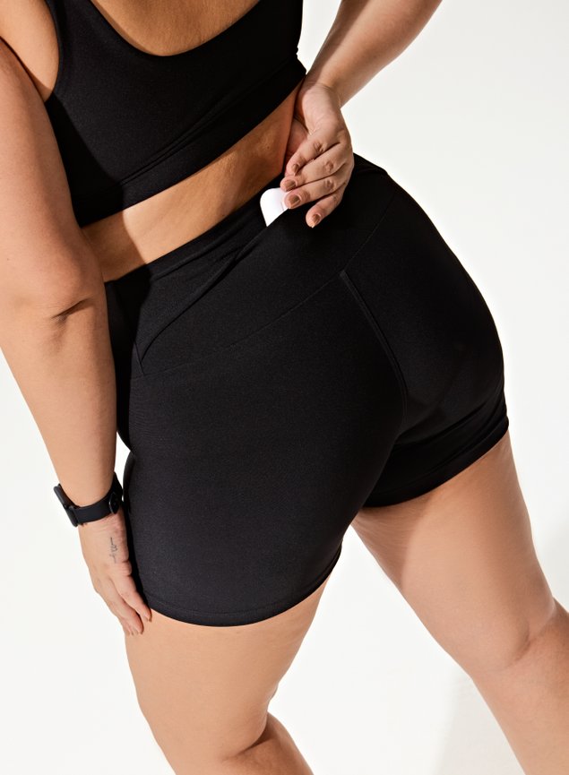 Conjunto Preto Short Bolso Blackout +Top Decote U